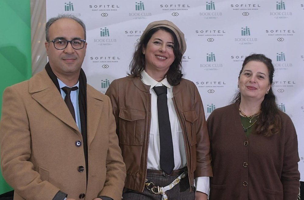 Meryem Bent Houria présentant son roman 'Le secret de l'arbre' lors du Book Club Le Matin, illustrant la discussion sur la transformation intérieure et la symbolique de l'arbre.