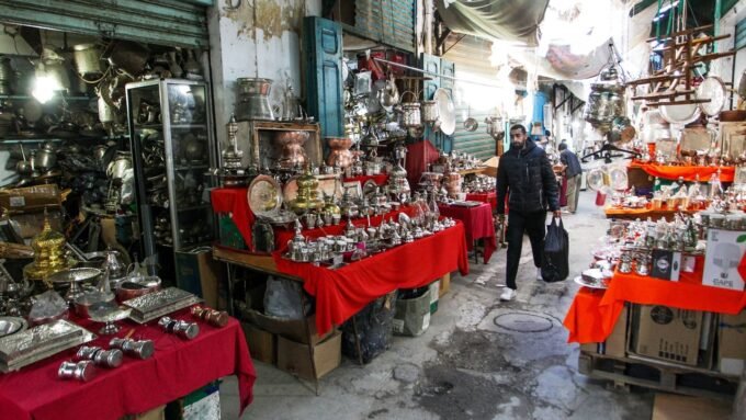La Tunisie à l’heure de l’immobilisme 9 Tunisie, immobilisme, Kaïs Saïed, politique tunisienne, économie tunisienne, remaniement ministériel, projets à l'arrêt, défis climatiques, gouvernance, attentisme