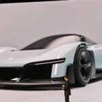 La Xiaomi Vision GT, une hypercar futuriste, exposée au MWC 2026, avec ses lignes aérodynamiques et son éclairage signature.