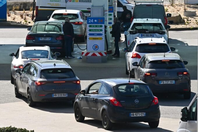 Carburants : la psychose de la flambée gagne la Bretagne, les automobilistes à l'assaut des pompes 6 carburant