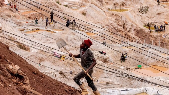 RDC : La Bataille pour le Coltan de Rubaya – L'Ombre de Trump Plane sur un Trésor en Zone de Conflit 5 La mine de Rubaya, dans l’est de la RDC, est contrôlée par les rebelles du M23. C’est le premier site mondial pour l’extraction de coltan.