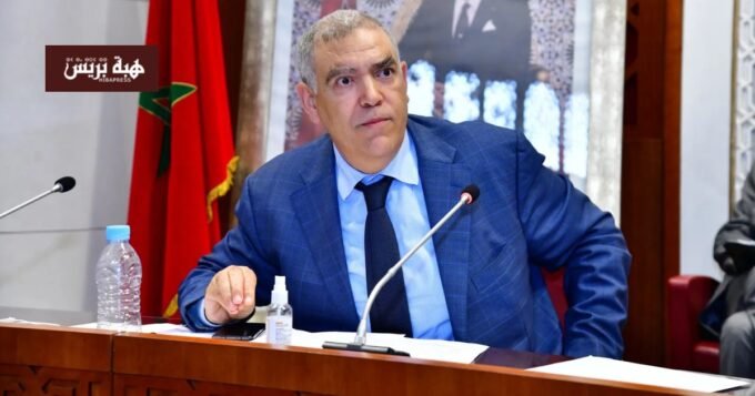 صورة لأعوان سلطة مغاربة أثناء أداء مهامهم الإدارية الميدانية