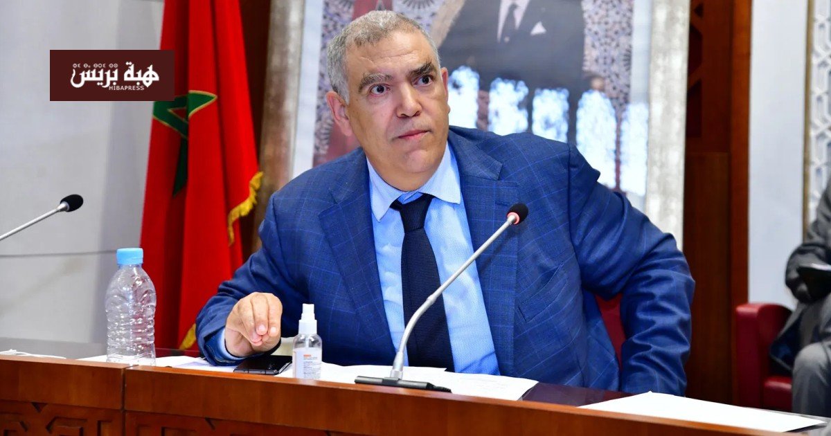 صورة لأعوان سلطة مغاربة أثناء أداء مهامهم الإدارية الميدانية