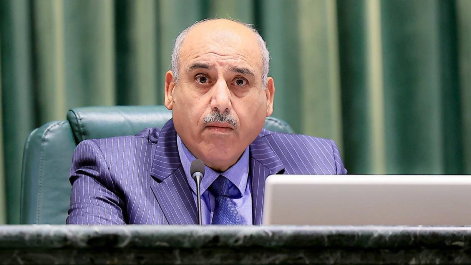 صورة لرئيس مجلس النواب الأردني مازن القاضي يتحدث عن وحدة الأمن الأردني والخليجي