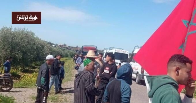 صورة تظهر عناصر الدرك الملكي أثناء محاولتهم تفريق احتجاجات في منطقة سيدي عيسى بن سليمان بقلعة السراغنة.