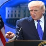 الرئيس الأمريكي دونالد ترامب يتحدث للصحفيين في البيت الأبيض