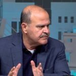 العين حسين هزاع المجالي يتحدث في برنامج تلفزيوني حول السياسة الأردنية والتواجد العسكري الأجنبي.