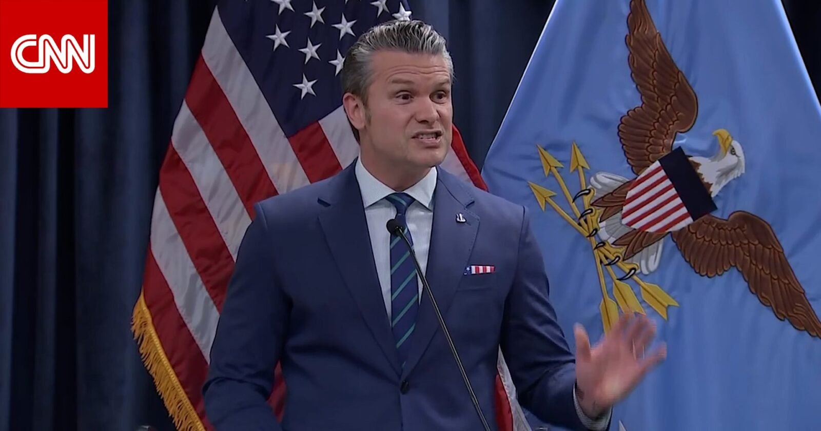 وزير الدفاع الأمريكي بيت هيغسيث يتحدث عن استراتيجية الولايات المتحدة تجاه إيران وقدراتها العسكرية.