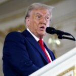 ترامب: واشنطن دمرت القدرات العسكرية الإيرانية بالكامل وتلوح بمزيد من التصعيد 6 صورة للرئيس الأمريكي السابق دونالد ترامب يتحدث في مؤتمر صحفي حول التطورات في الشرق الأوسط.