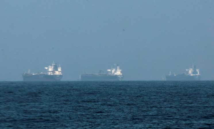 صورة توضيحية للتوترات في منطقة الخليج بين إيران والقوات الأمريكية