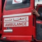 صورة لمدخل مؤسسة تعليمية أو شجرة داخل فضاء مدرسي، تعكس أجواء الحادث المأساوي.