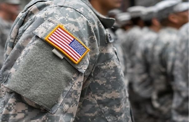 جنود أمريكيون يستعدون للانتشار في منطقة الشرق الأوسط، في ظل تصاعد التوترات مع إيران.