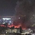 صورة تظهر آثار قصف صاروخي في مدينة ديمونا الإسرائيلية