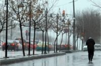 صورة توضيحية لأجواء ماطرة وباردة في الأردن، تعكس تأثير المنخفض الجوي خلال عطلة عيد الأضحى.