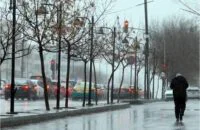 صورة توضيحية لأجواء ماطرة وباردة في الأردن، تعكس تأثير المنخفض الجوي خلال عطلة عيد الأضحى.