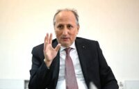 صورة توضيحية لتقويم دراسي يظهر تواريخ العطلات في المغرب