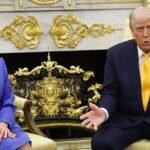 الرئيس الأمريكي دونالد ترامب ورئيسة الوزراء اليابانية ساناي تاكايتشي في المكتب البيضاوي