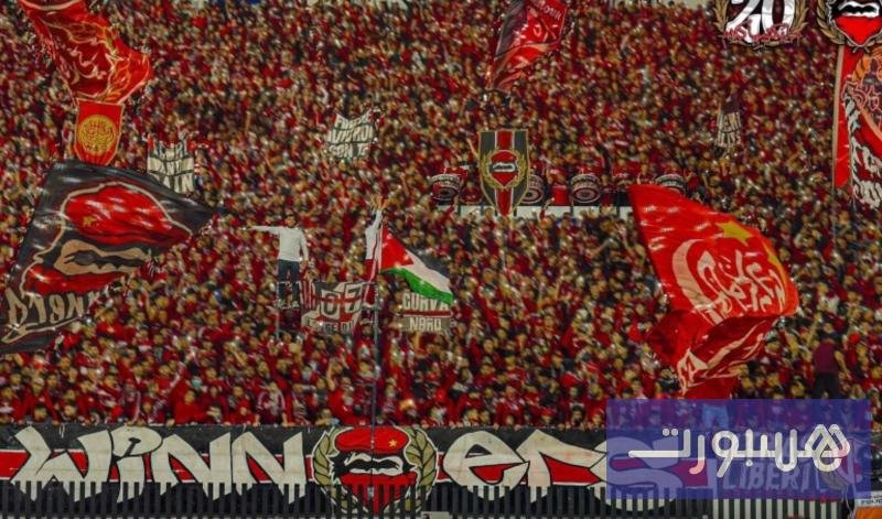 ألتراس "الوينرز" ينتقد قيود حضور الجماهير ويقاطع مباراة الوداد وتواركة 3 صورة لجماهير ألتراس الوينرز في مدرجات ملعب كرة قدم