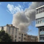 تداعيات الصراع في الشرق الأوسط: اضطراب الملاحة البحرية يهدد أسواق النفط والغذاء والبلاستيك عالمياً 4 صورة جوية لمضيق هرمز تظهر سفن شحن وناقلات نفط، ترمز إلى أهميته الاستراتيجية وتأثره بالتوترات الجيوسياسية.