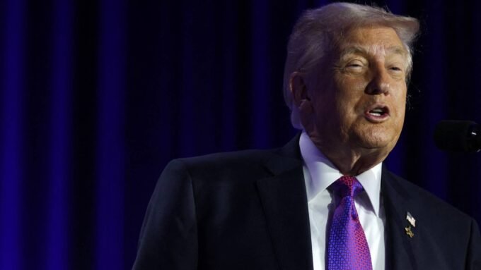 ترمب يأمر بتأجيل الضربات ضد منشآت الطاقة الإيرانية وسط تقدم دبلوماسي 10 الرئيس الأمريكي دونالد ترمب يتحدث في مؤتمر صحفي حول التطورات مع إيران