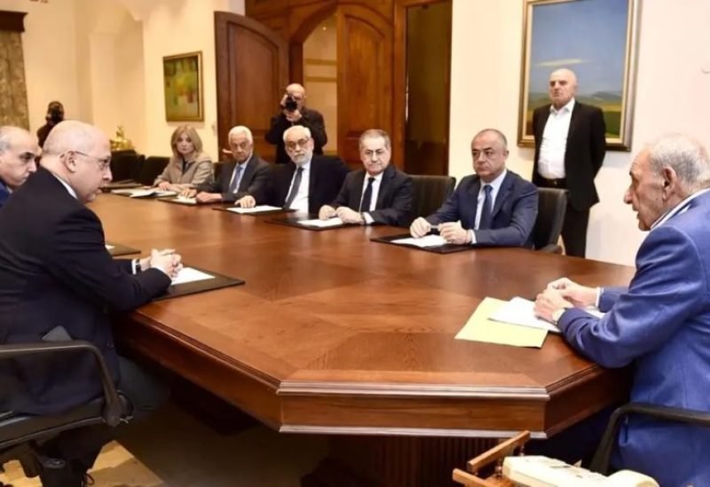 صورة للرئيس نبيه بري يترأس اجتماعاً لهيئة مكتب المجلس النيابي في عين التينة