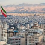 مسقط تكشف: إيران منفتحة على جهود تهدئة التصعيد الإقليمي 4 وزير الخارجية العماني ونظيره الإيراني خلال محادثات هاتفية حول التوترات الإقليمية وجهود التهدئة.