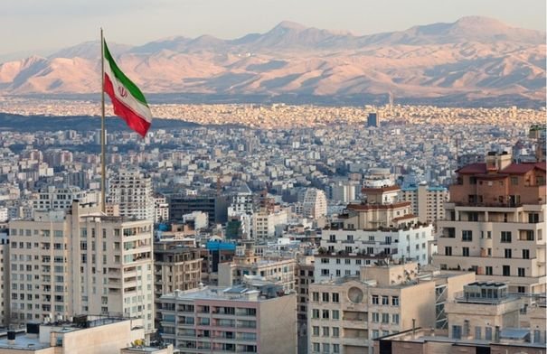 وزير الخارجية العماني ونظيره الإيراني خلال محادثات هاتفية حول التوترات الإقليمية وجهود التهدئة.