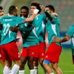 احتفال لاعبي الوحدات بهدف سابق في مباراة بالدوري الأردني للمحترفين.