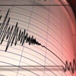 خريطة توضح موقع الزلزال قبالة سواحل تطوان في مضيق جبل طارق، مع إشارة إلى المدن المتأثرة في المغرب.