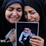 متظاهرون إيرانيون في طهران بعد مقتل المرشد الأعلى، في سياق الصراع الإقليمي المتصاعد.