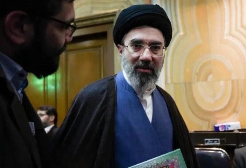 مجتبى خامنئي يتولى منصب المرشد الأعلى في إيران: تحليل للتداعيات والمسار 3 صورة لمجتبى خامنئي، المرشد الأعلى الجديد لإيران، في مناسبة رسمية