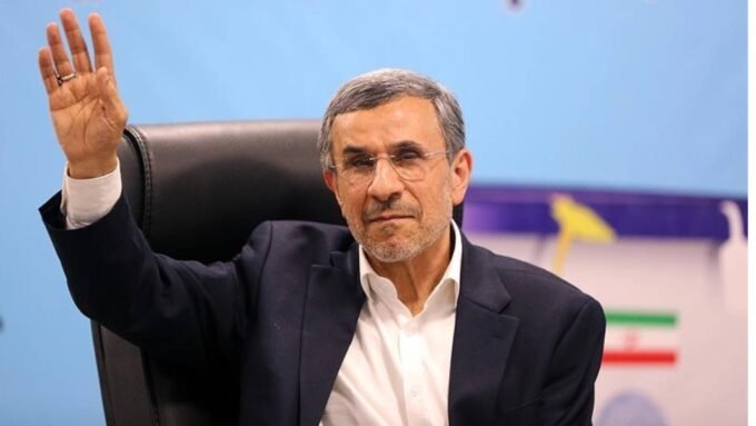 صورة للرئيس الإيراني الأسبق محمود أحمدي نجاد، أو لقطة من طهران بعد هجوم مزعوم