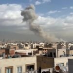 صورة لموقع استهداف مدني في جنوب إيران يظهر حجم الأضرار والخسائر البشرية.