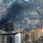 صورة لمبنى شركة الثريا للاتصالات في الشارقة بعد تعرضه لهجوم بطائرة مسيرة.