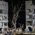 صورة تظهر آثار دمار واسع النطاق في منطقة سكنية جنوب إسرائيل بعد هجوم صاروخي إيراني.