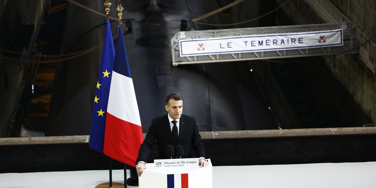 Le président Emmanuel Macron prononce un discours sur la dissuasion nucléaire française devant un public européen.