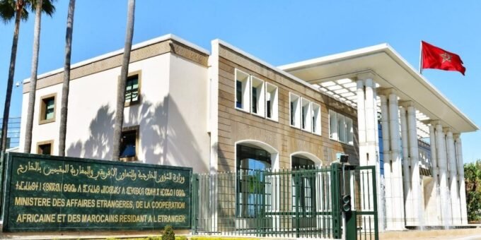 Le Maroc condamne les frappes iraniennes contre des pays du Golfe 7 Carte du Moyen-Orient avec les pays du Golfe et l'Iran, symbolisant les tensions régionales.