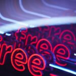 Free Mobile : suivez la conférence « révolution » en direct dès 9h30 8 Logo Free sur fond blanc, symbolisant l'opérateur mobile.