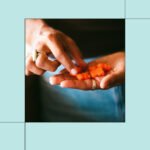 Grüns Immün Gummies individual packets and a gummy, illustrating convenience and product.