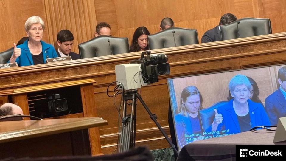 Senator Elizabeth Warren speaking, representing Democrats' push for ethics in prediction markets.