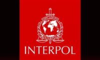 La police marocaine interpelle deux fugitifs recherchés par Interpol, un Sénégalais à Aït Amira et un Français à Casablanca.