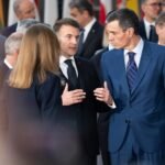 Leaders européens affirmant leur position unie face à la crise iranienne, avec en arrière-plan le détroit d'Ormuz.