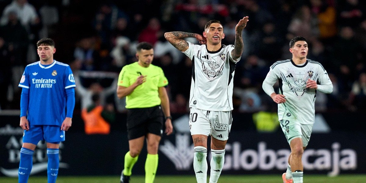 Liga : Le Real Madrid écrase Elche et talonne le Barça ! 3 Liga : Le Real Madrid