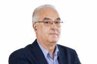 Adnane Benchekroune, économiste, analysant les impacts géopolitiques sur l'économie marocaine.