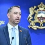 Maxime Prévot, ministre belge des Affaires étrangères, et Nasser Bourita, ministre marocain des Affaires étrangères, lors d'une conférence de presse à Rabat, symbolisant le renforcement des liens bilatéraux.