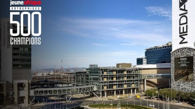 L'Afrique, Terre de Profits : Les Champions du Continent Relancent la Machine à Cash 9 Le siège moderne de Naspers au Cap, symbole de la réussite technologique et économique des entreprises africaines.