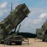 Carte du Maghreb avec le Maroc et l'Algérie, symbolisant la course aux armements