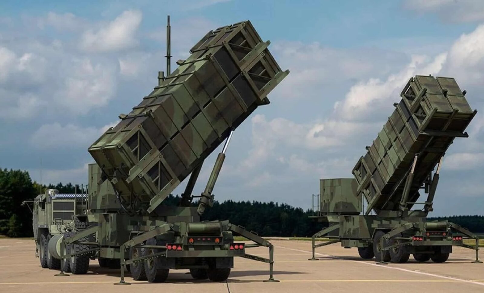 Carte du Maghreb avec le Maroc et l'Algérie, symbolisant la course aux armements