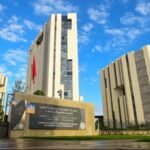 Révolution Numérique pour les Biens Habous : Un Partenariat Stratégique entre le Ministère et l'ANCFCC 6 Signature de l'accord de partenariat entre le Ministère des Habous et l'ANCFCC à Rabat