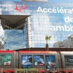 Saham Bank : L'Envolée Post-Séparation – Une Transformation Stratégique Couronnée de Succès 8 Vue panoramique du siège moderne de Saham Bank, symbolisant sa solidité et sa transformation stratégique.